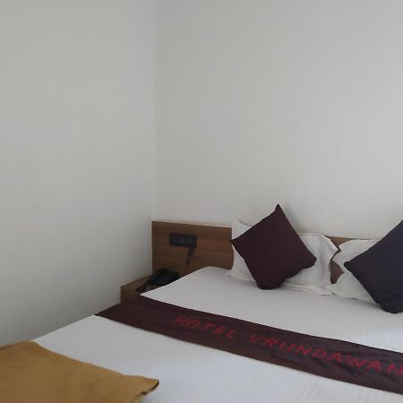 Hotel Vrundavan Пуна Экстерьер фото