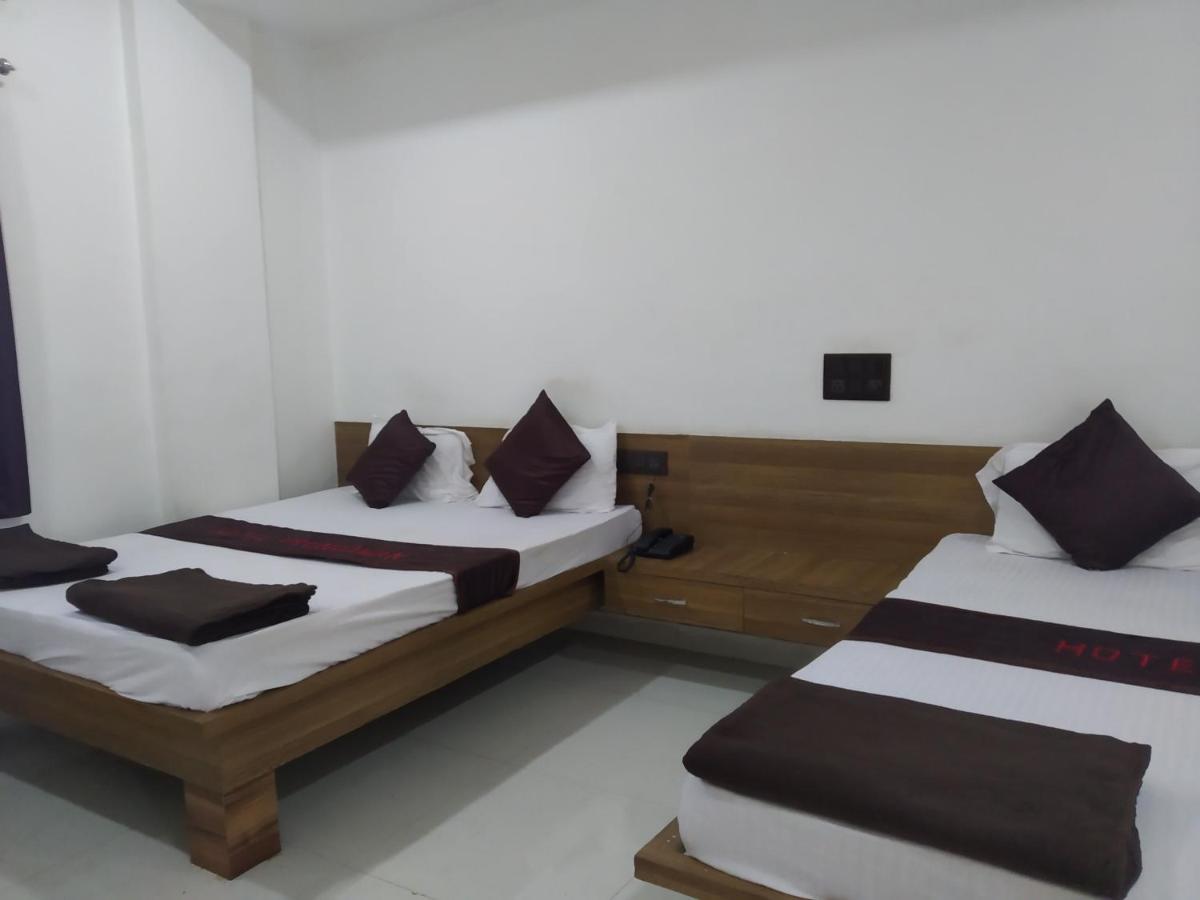 Hotel Vrundavan Пуна Экстерьер фото