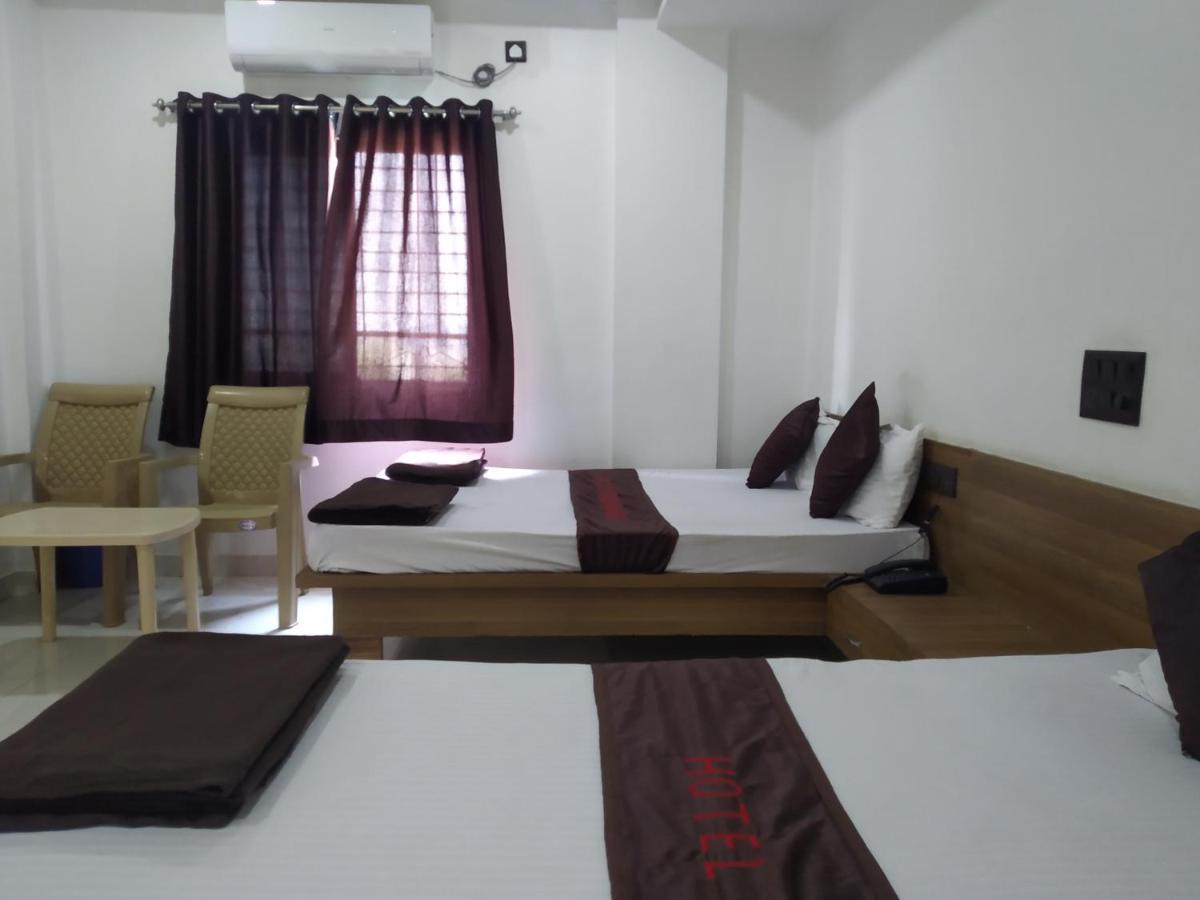 Hotel Vrundavan Пуна Экстерьер фото