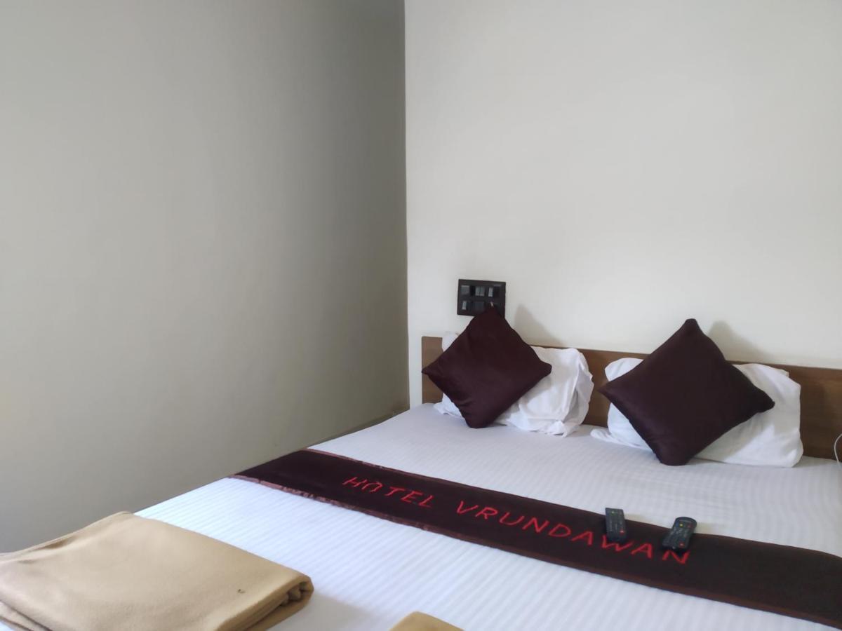 Hotel Vrundavan Пуна Экстерьер фото