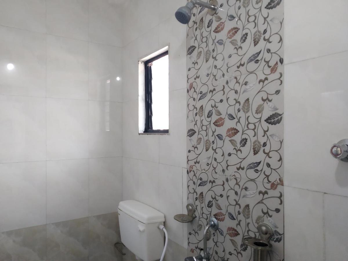 Hotel Vrundavan Пуна Экстерьер фото