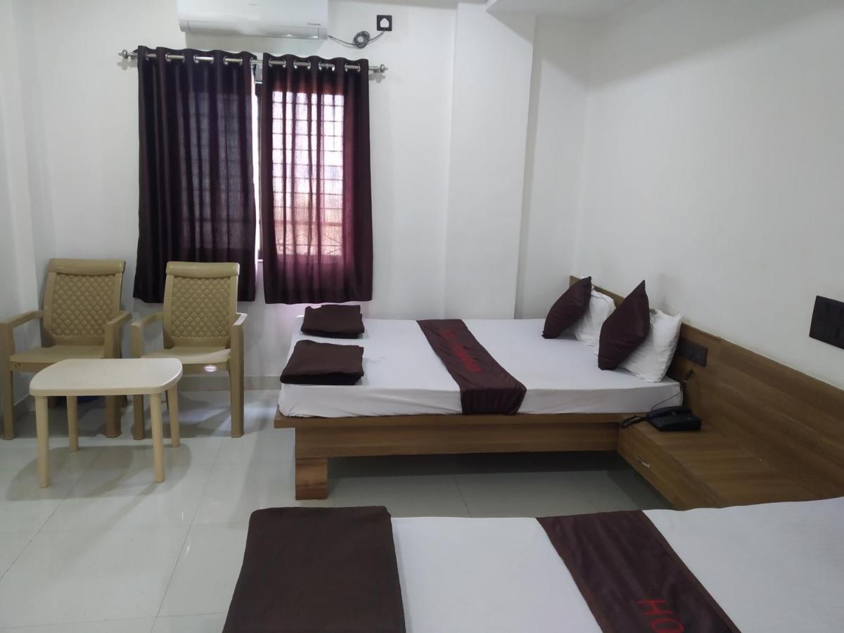 Hotel Vrundavan Пуна Экстерьер фото